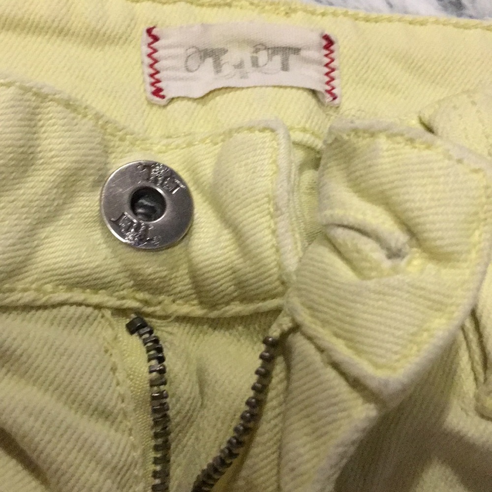 Tilt Shorts - Picture 2 of 5
